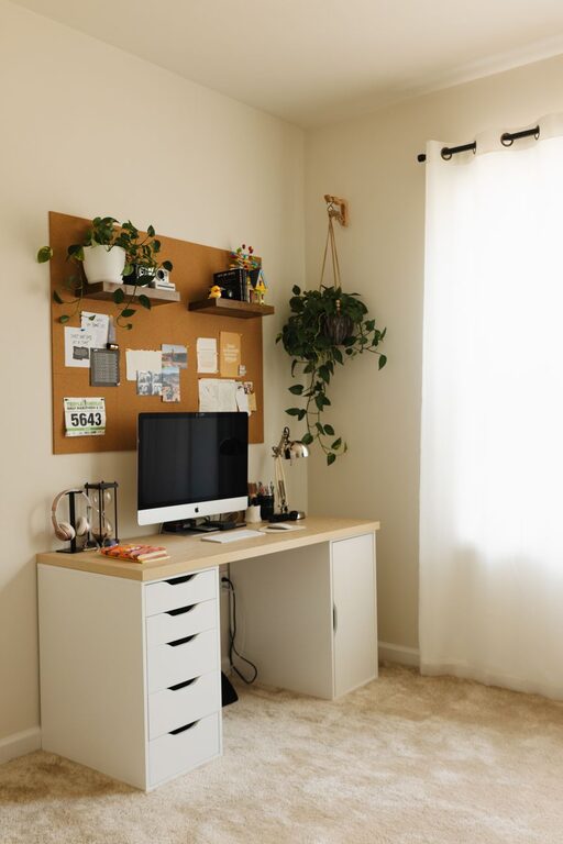 Cómo organizar un espacio de trabajo en casa para mejorar tu productividad y bienestar